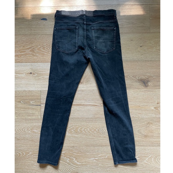 Everlane • Classic Straight Jeans - Picture 3 of 9